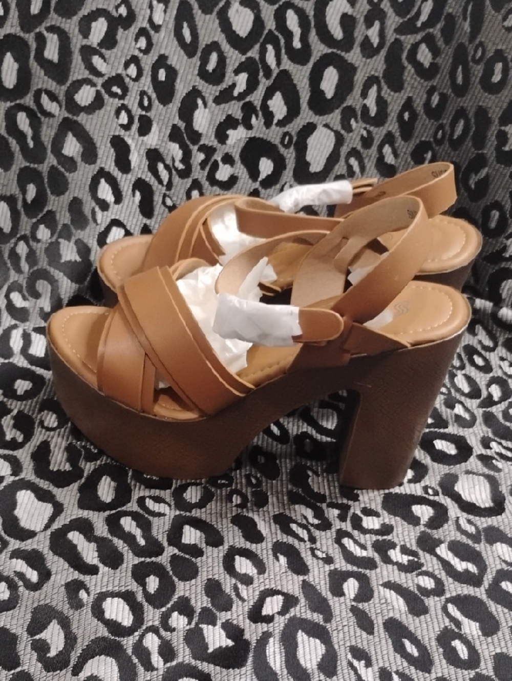 Platform Crossover Slingback Sandals in Tan NIB - Picture 5 of 6